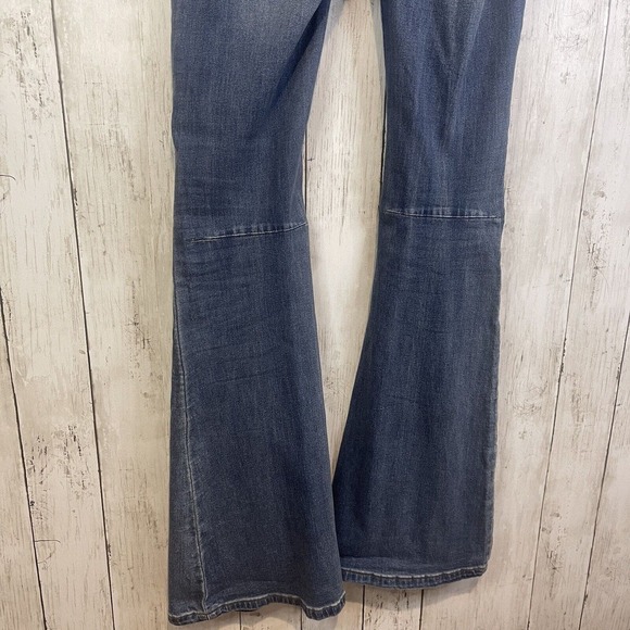 Free People Flare Jeans Penny Pull-On Size 26 Blue Denim Wide Leg Stretchy Boho - Picture 7 of 14